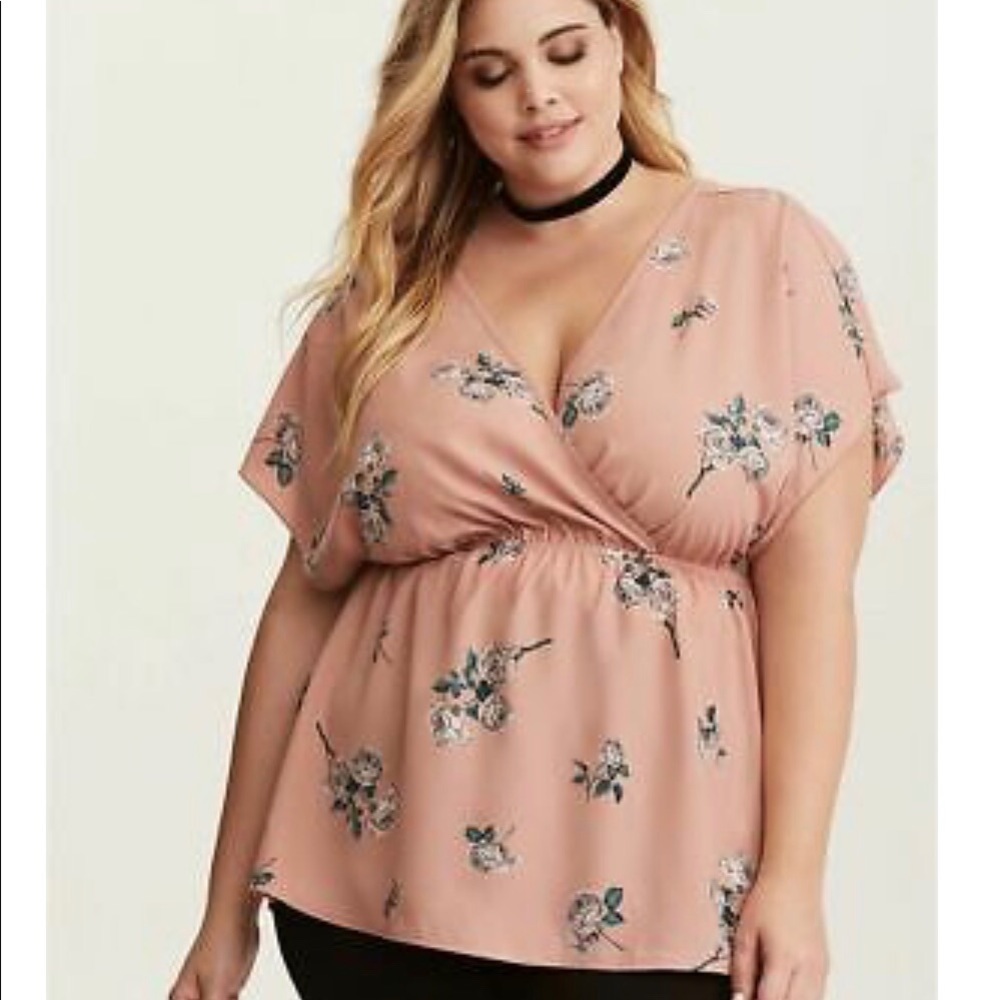 Torrid NWT Pink Flower Babydoll Shirt Size 1x
